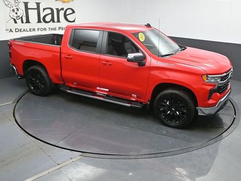 Used 2025 Chevrolet Silverado 1500 LT w/ Leather Package AWD/4WD image 37