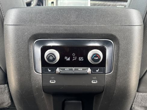 Used 2022 GMC Yukon Denali image 37