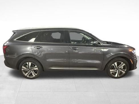 Certified 2024 Kia Sorento EX image 4