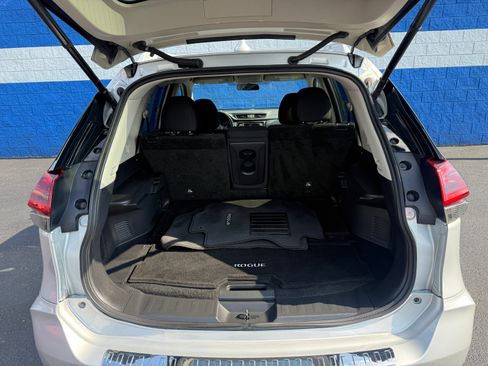 Used 2018 Nissan Rogue SV w/ Premium Package AWD/4WD image 20