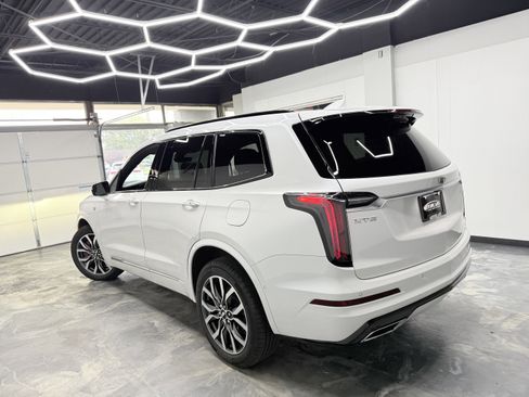 Used 2022 Cadillac XT6 Sport w/ Platinum Package AWD/4WD image 6