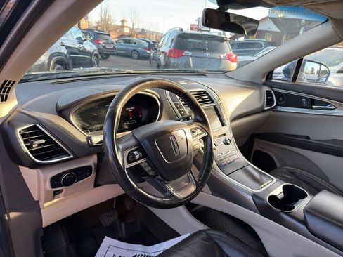 Used 2019 Lincoln Nautilus Reserve image 10