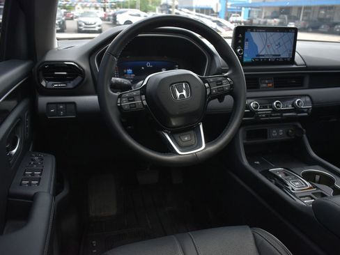 Used 2025 Honda Pilot Elite image 18