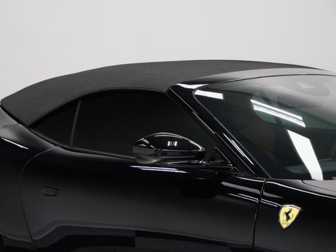 Used 2025 Ferrari Roma Spider RWD image 37