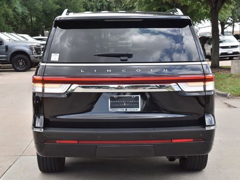 Certified 2024 Lincoln Navigator Reserve AWD/4WD image 9