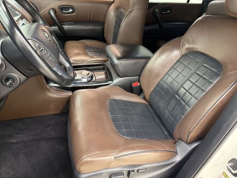 Used 2019 Nissan Armada Platinum w/ Captain's Chairs Package RWD image 5