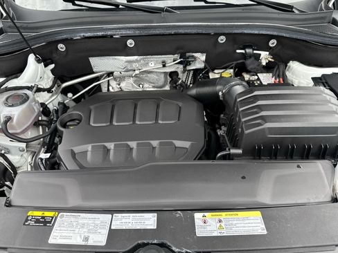 Certified 2024 Volkswagen Atlas Cross Sport SE FWD image 21