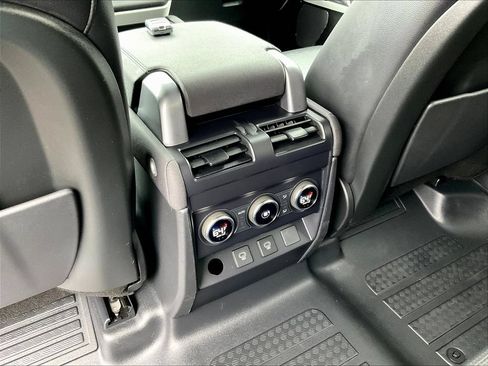 Used 2023 Land Rover Defender 110 X-Dynamic SE AWD/4WD image 10