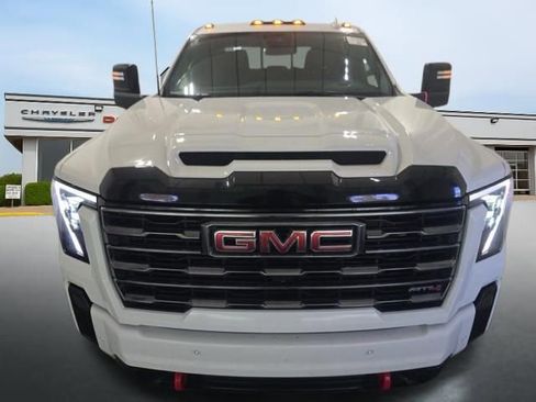 Used 2025 GMC Sierra 2500 AT4 w/ AT4 Preferred Package AWD/4WD image 3