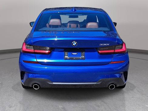 Used 2022 BMW 330i Sedan w/ M Sport Package RWD image 6