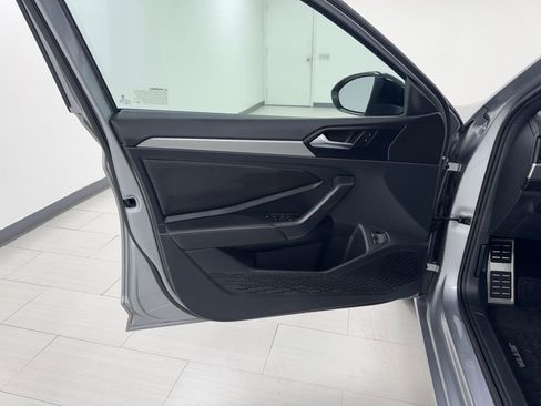 Used 2023 Volkswagen Jetta Sport image 9