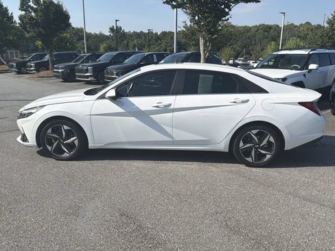 Used 2022 Hyundai Elantra SEL w/ Convenience + Premium Package FWD image 4