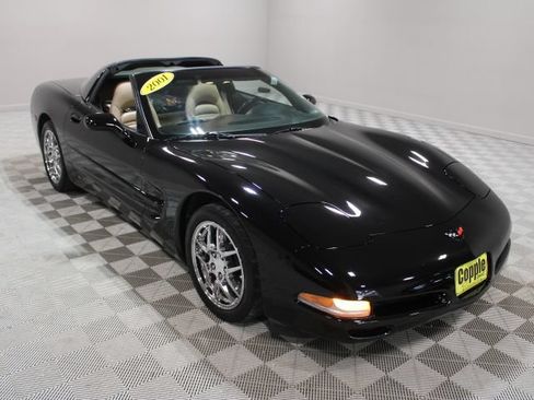 Used 2001 Chevrolet Corvette Coupe w/ Preferred Equipment Group1 RWD image 35