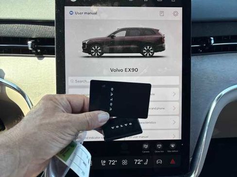 Used 2025 Volvo EX90 Plus image 4