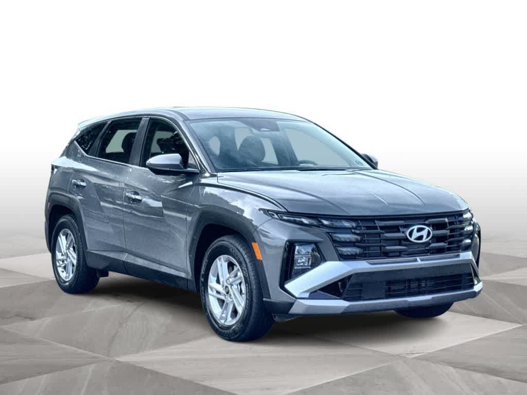 Used 2026 Hyundai Tucson SE FWD image 2