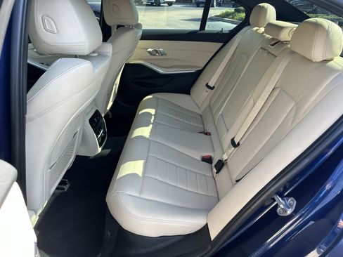 Used 2019 BMW 330i Sedan w/ Premium Package RWD image 17