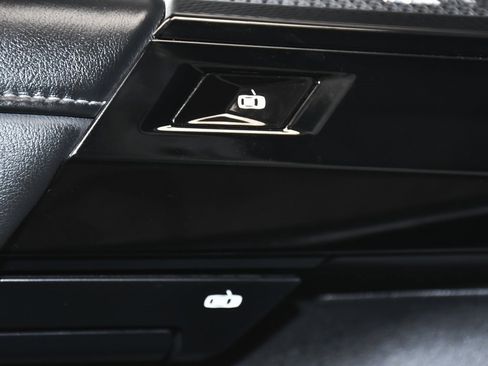 Used 2024 BMW 740i xDrive 740i xDrive image 13