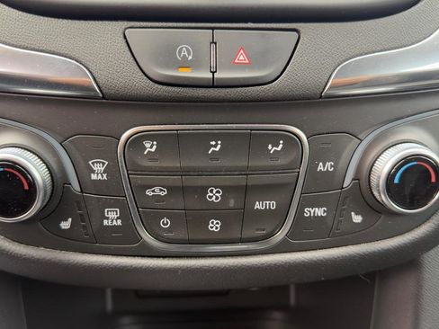 Used 2023 Chevrolet Equinox LT w/ Driver Convenience Package AWD/4WD image 24