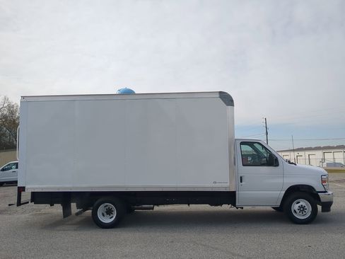 New 2026 Ford E-450 and Econoline 450 Super Duty w/ Power Equipment Group image 2