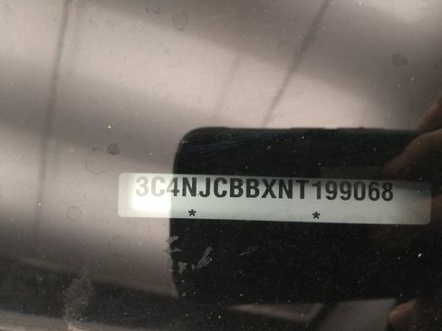 Used 2022 Jeep Compass Altitude image 33