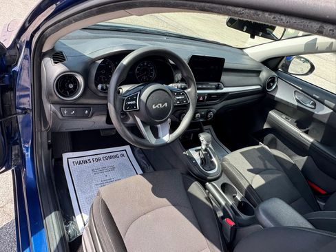 Used 2022 Kia Forte LXS w/ LXS Technology Package FWD image 12