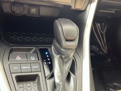 Used 2023 Toyota RAV4 LE FWD image 23