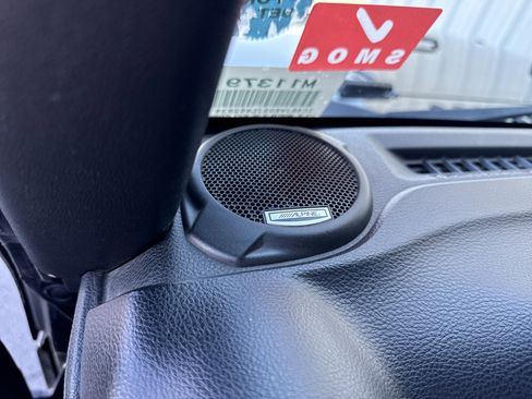 Used 2018 Jeep Wrangler Unlimited Sahara w/ Connectivity Group image 18