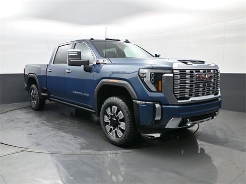 New 2026 GMC Sierra 3500 Denali w/ Denali Reserve Package image 3