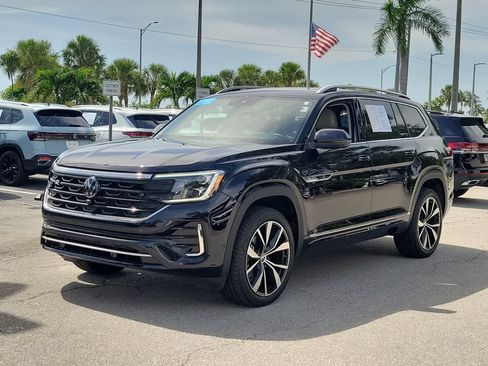 Certified 2024 Volkswagen Atlas SEL Premium R-Line AWD/4WD image 8