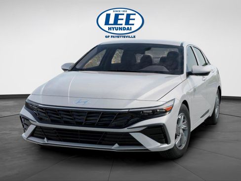 New 2025 Hyundai Elantra SE image 7