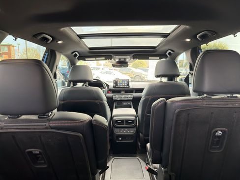 Used 2023 Honda Pilot TrailSport image 23