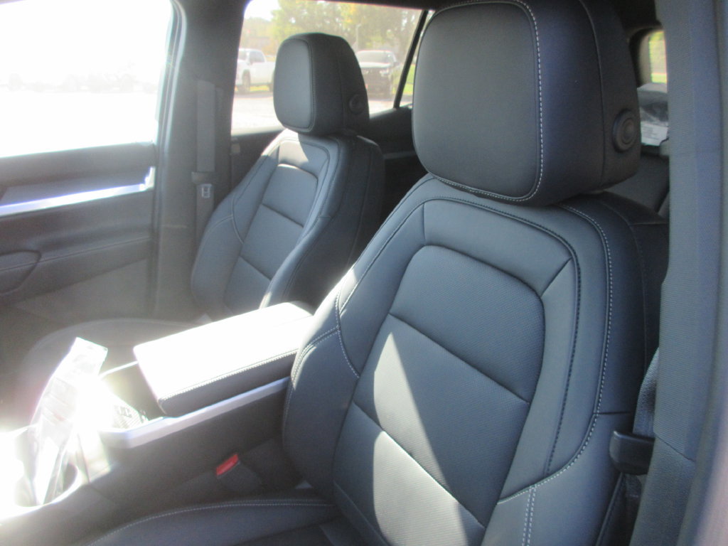 New 2027 GMC Terrain Elevation w/ Elevation Premium Package FWD image 11