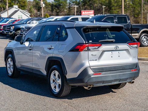 Used 2020 Toyota RAV4 XLE image 6