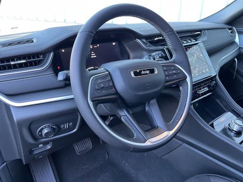 New 2025 Jeep Grand Cherokee L Altitude image 27