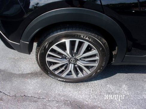 Used 2021 Nissan Kicks SV FWD image 14