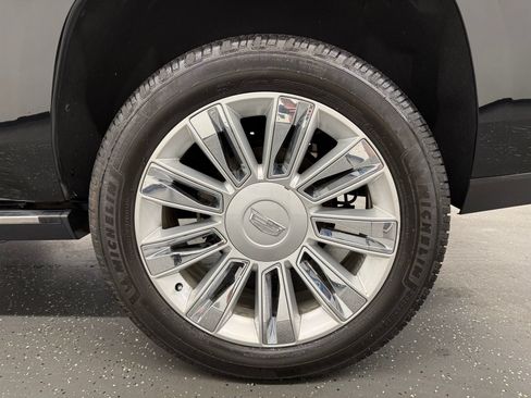 Used 2019 Cadillac Escalade Platinum AWD/4WD image 19