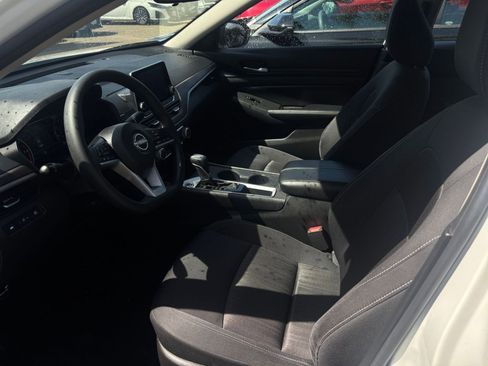 Used 2025 Nissan Altima 2.5 SV FWD image 27