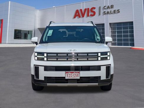 Used 2025 Hyundai Santa Fe SEL FWD image 2