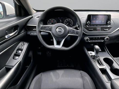 Used 2022 Nissan Altima 2.5 S FWD image 5