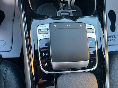 Used 2020 Mercedes-Benz GLB 250 4MATIC image 27