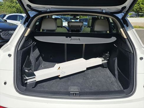 Used 2023 Audi Q5 2.0T Premium Plus w/ Premium Plus Package image 7