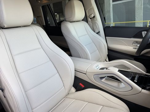 Used 2020 Mercedes-Benz GLS 450 4MATIC image 28