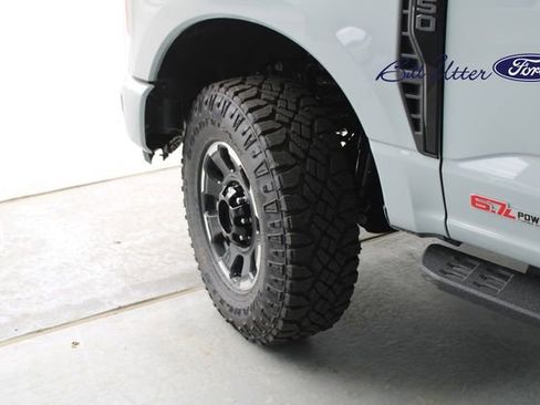 New 2026 Ford F350 Platinum w/ Tremor Off-Road Package AWD/4WD image 5
