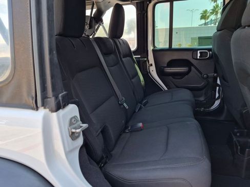 Used 2018 Jeep Wrangler Unlimited Sport AWD/4WD image 18