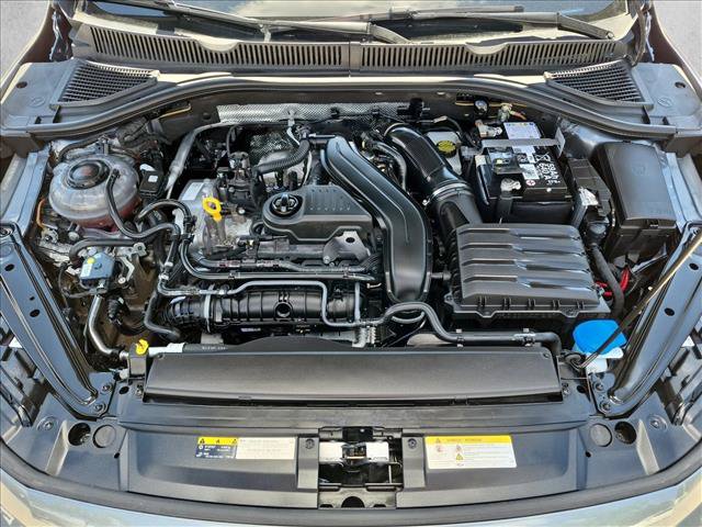 Used 2025 Volkswagen Jetta SE FWD image 24