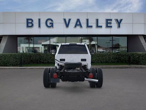 New 2025 Ford F550 4x4 Regular Cab Super Duty image 5