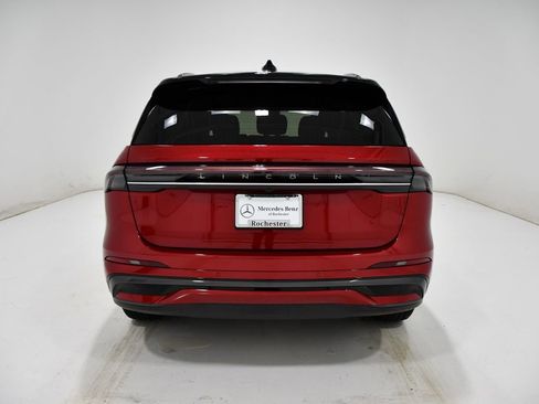 Used 2026 Lincoln Nautilus Reserve image 4