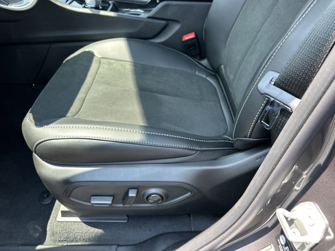 New 2025 Jeep Grand Cherokee L Altitude image 21