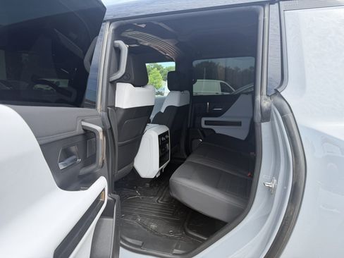 Used 2024 GMC Hummer EV 3X w/ LPO, Illumination Package AWD/4WD image 19