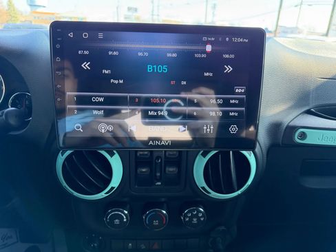 Used 2018 Jeep Wrangler Unlimited Sport S AWD/4WD image 16